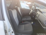  Toyota  Yaris TOYOTA  / 2017 / 5P / berlina con portón 1.5 100H Active #6