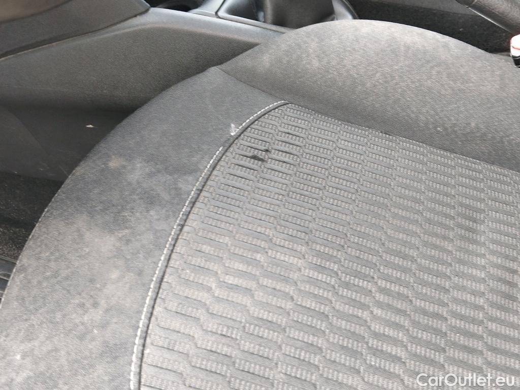  Peugeot  208 PEUGEOT  / 2019 / 5P / berlina con portón BlueHDi 73kW (100CV) Active #13