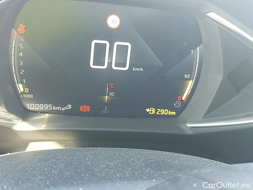  Citroen  DS3 DS DS 3 Crossback / 2018 / 5P / todoterreno PureTech 73 kW Manual PERFORMANCE LINE (AC) #25