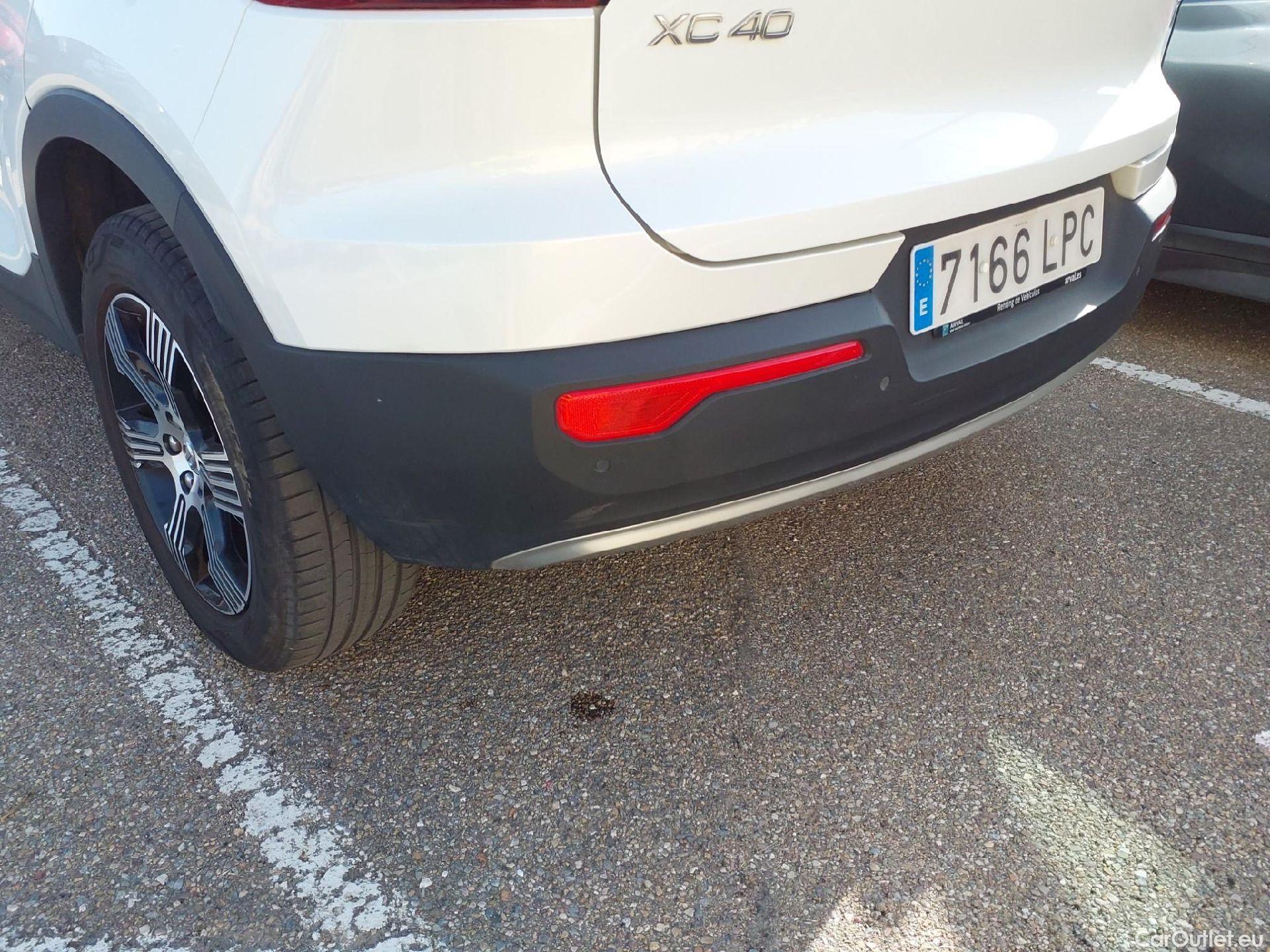  Volvo  XC 40 VOLVO XC40 / 2017 / 5P / todoterreno 2.0 B4 G Inscrption Auto #4