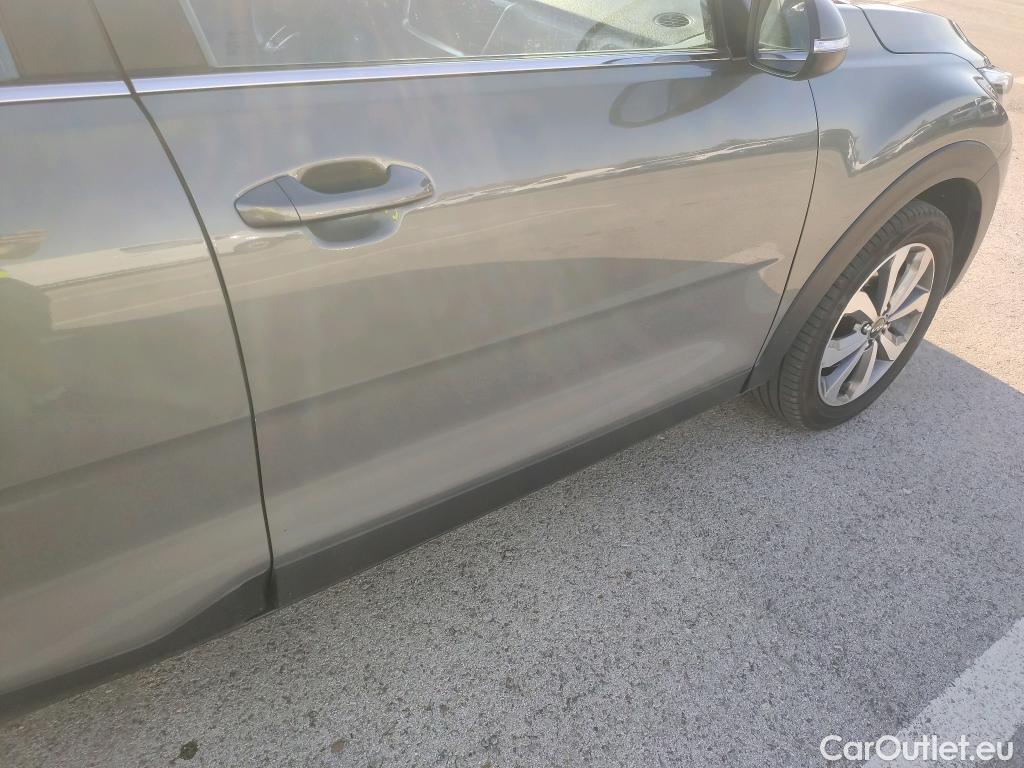  KIA  STONIC KIA  / 2017 / 5P / todoterreno 1.0 T-GDi 88kW (120CV) MHEV iMT Drive #11