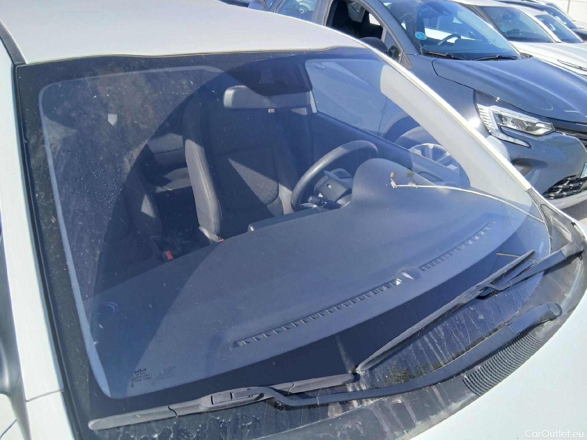  KIA  Rio KIA  / 2020 / 5P / berlina con portón 1.2 DPi 62kW (84CV) Concept #5