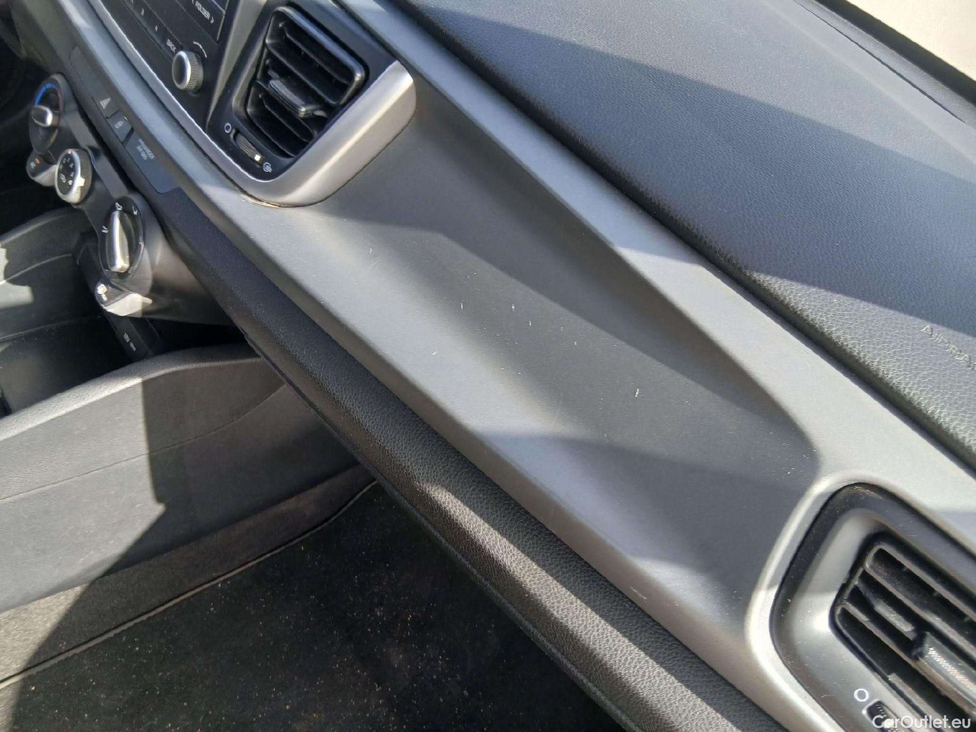  KIA  Rio KIA  / 2020 / 5P / berlina con portón 1.2 DPi 62kW (84CV) Concept #24