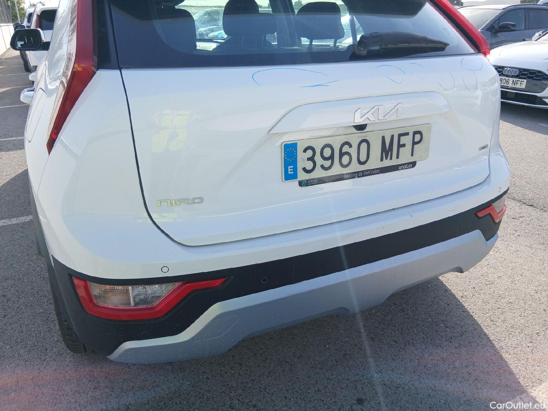  KIA  Niro KIA  / 2022 / 5P / crossover 1.6 GDi HEV 104kW (141CV) Concept #34