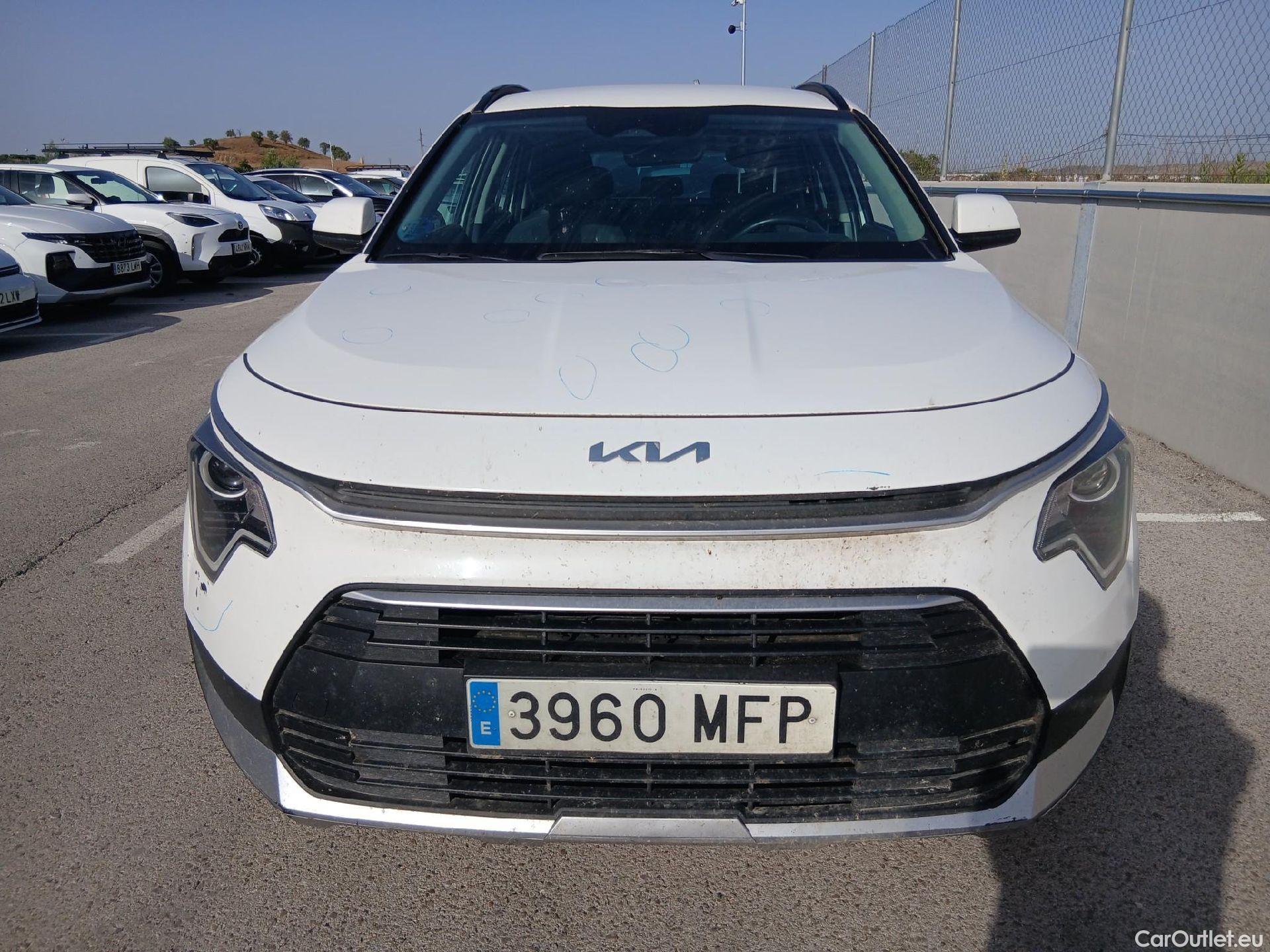  KIA  Niro KIA  / 2022 / 5P / crossover 1.6 GDi HEV 104kW (141CV) Concept #6
