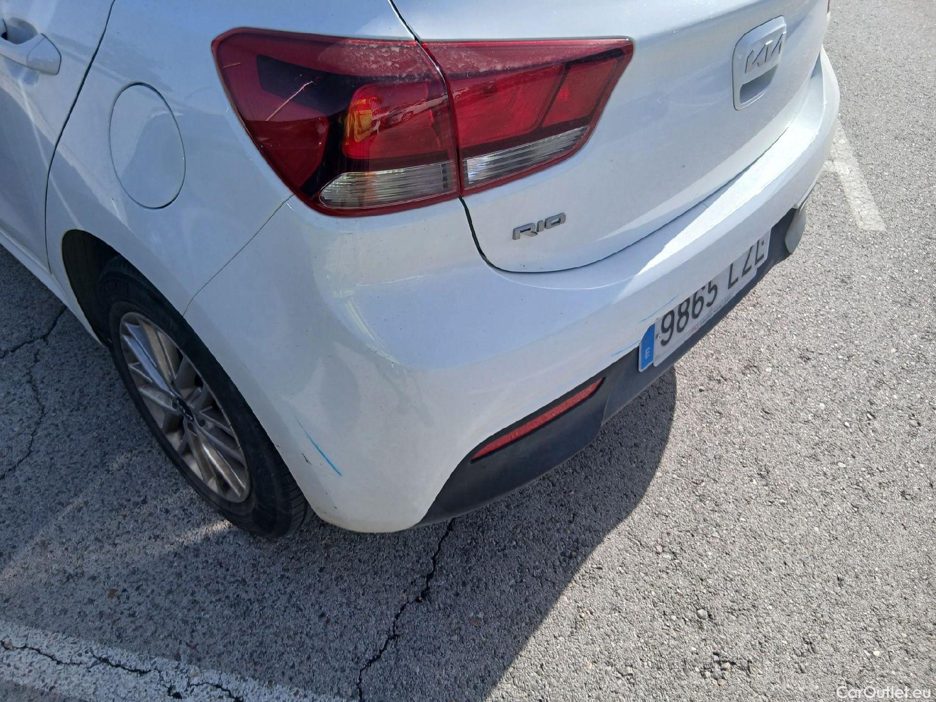 KIA  Rio KIA  / 2020 / 5P / berlina con portón 1.2 DPi 62kW (84CV) Concept #14