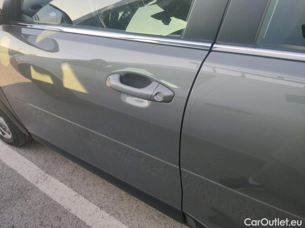  KIA  STONIC KIA  / 2017 / 5P / todoterreno 1.0 T-GDi 88kW (120CV) MHEV iMT Drive #9