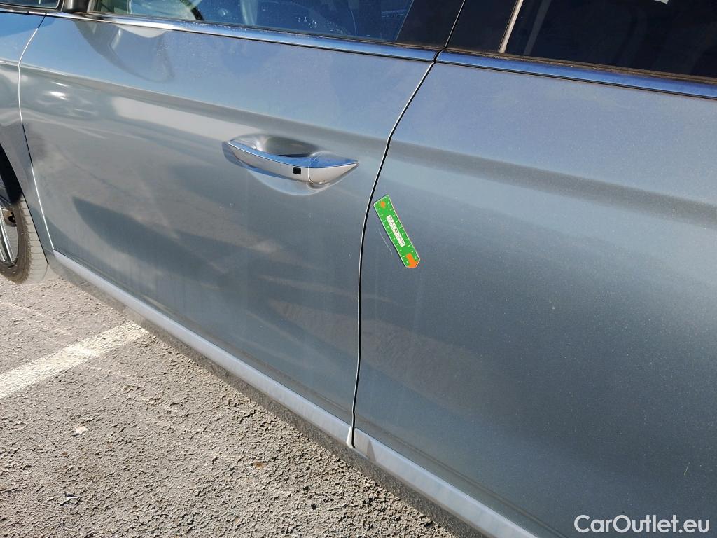 Hyundai   Ioniq HYUNDAI / 2019 / 5P / berlina con portón 1.6 GDI HEV Tecno DCT #1