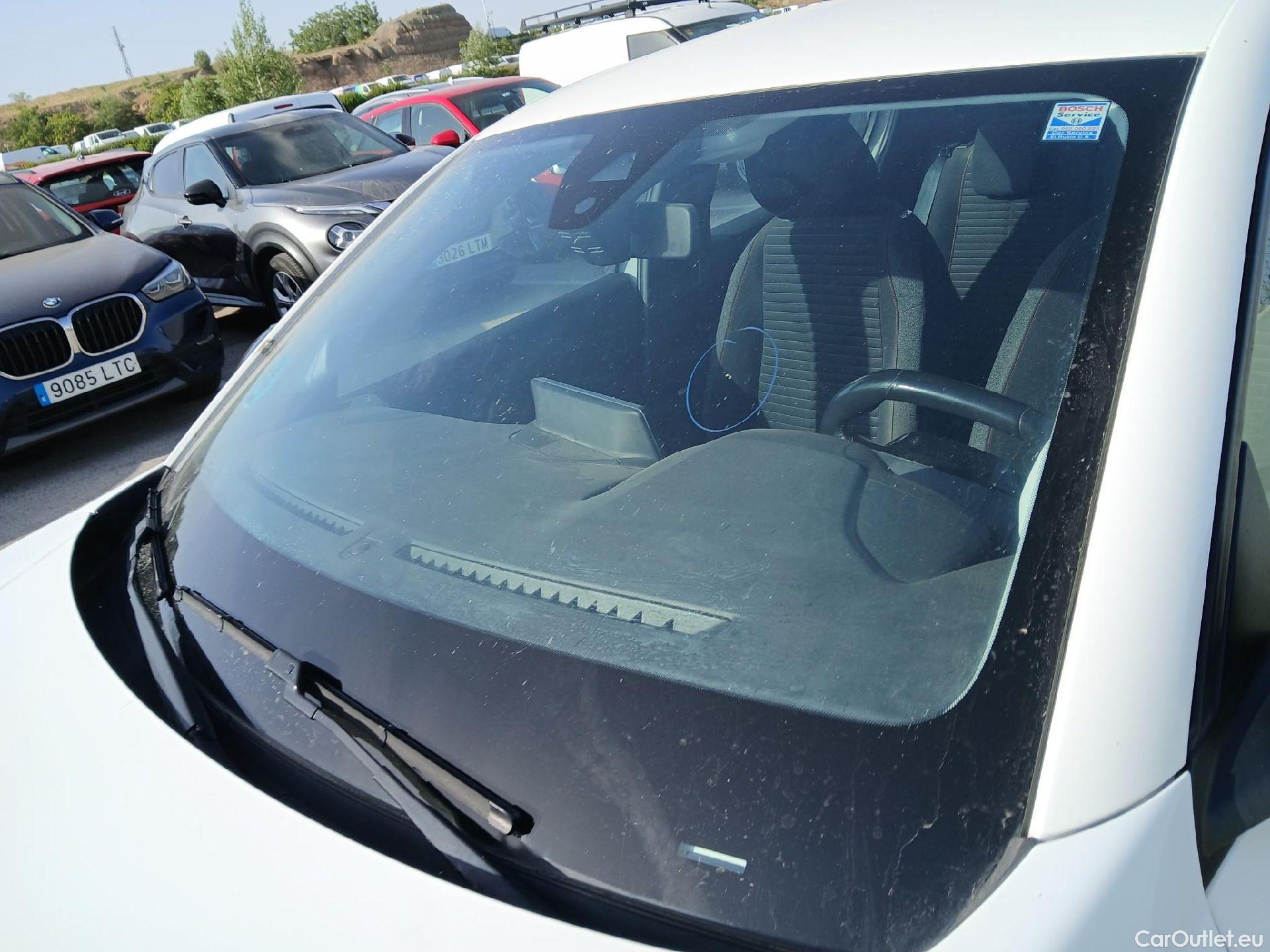  Peugeot  208 PEUGEOT  / 2019 / 5P / berlina con portón BlueHDi 73kW (100CV) Active #15