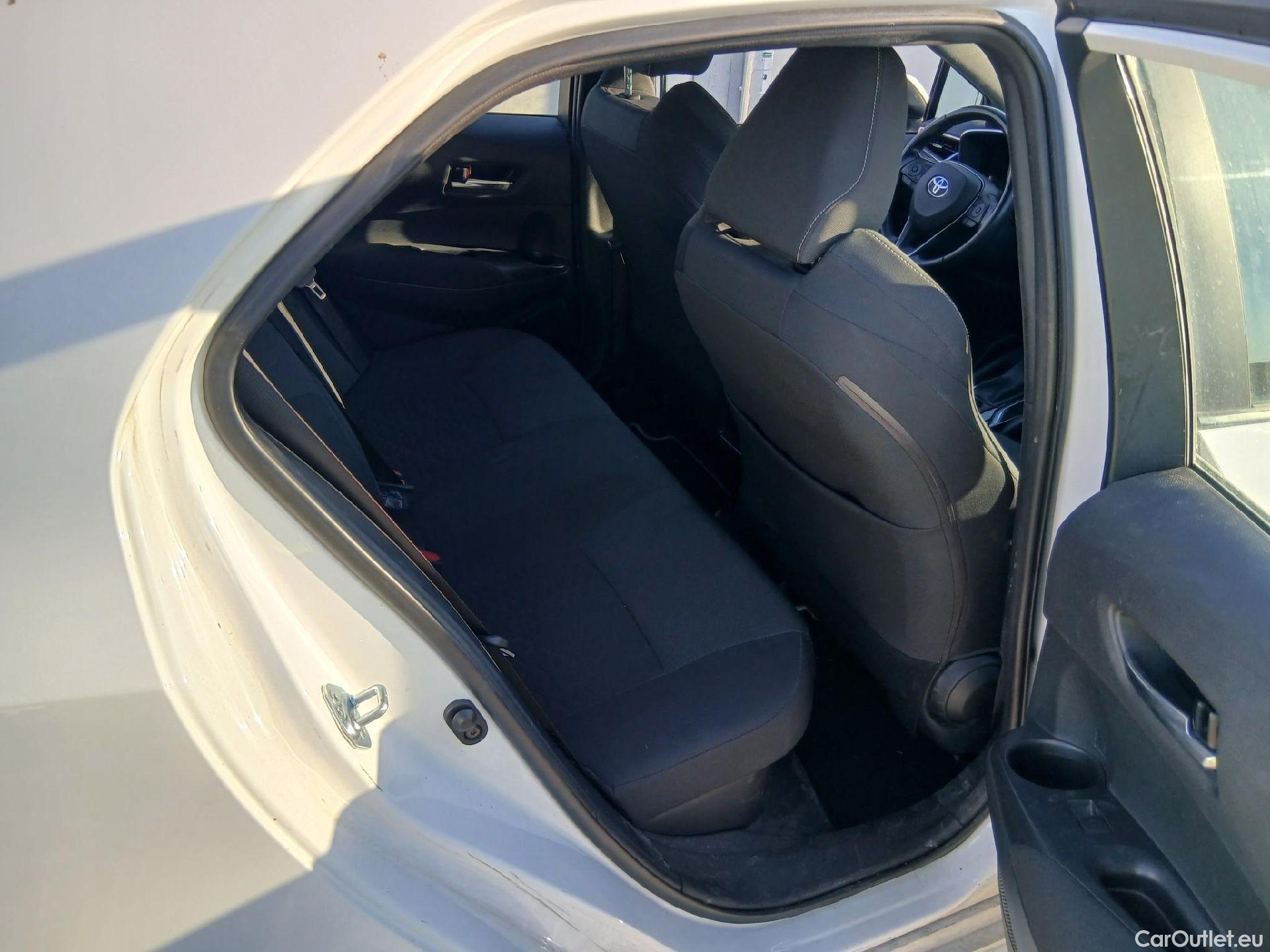  Toyota  Corolla TOYOTA  1.8 125H ACTIVE TECH E-CVT #43