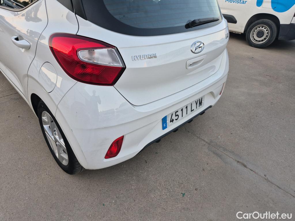  Hyundai  i10 HYUNDAI  / 2020 / 5P / berlina con portón 1.0 Klass #29