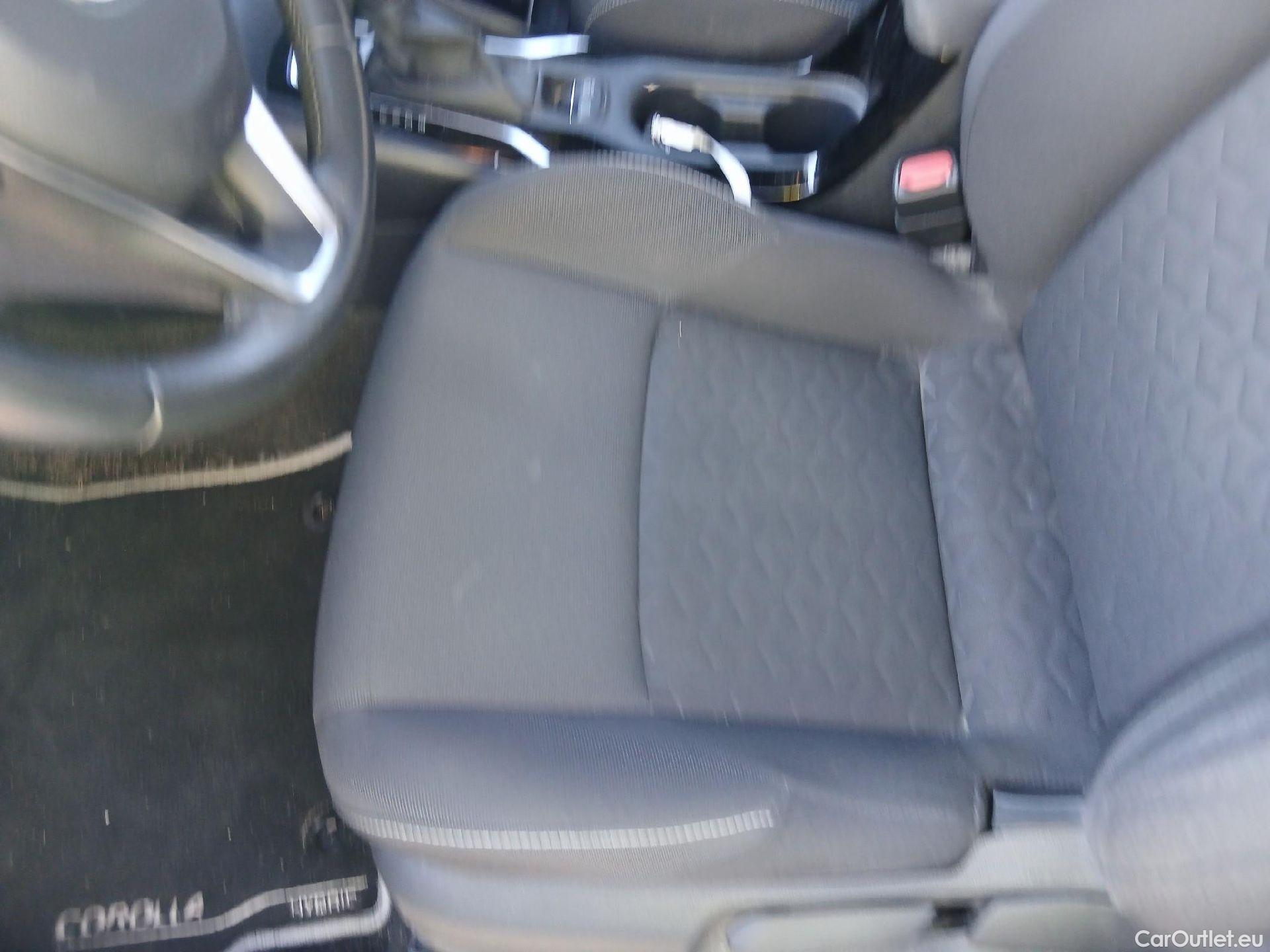  Toyota  Corolla TOYOTA  1.8 125H ACTIVE TECH E-CVT #26