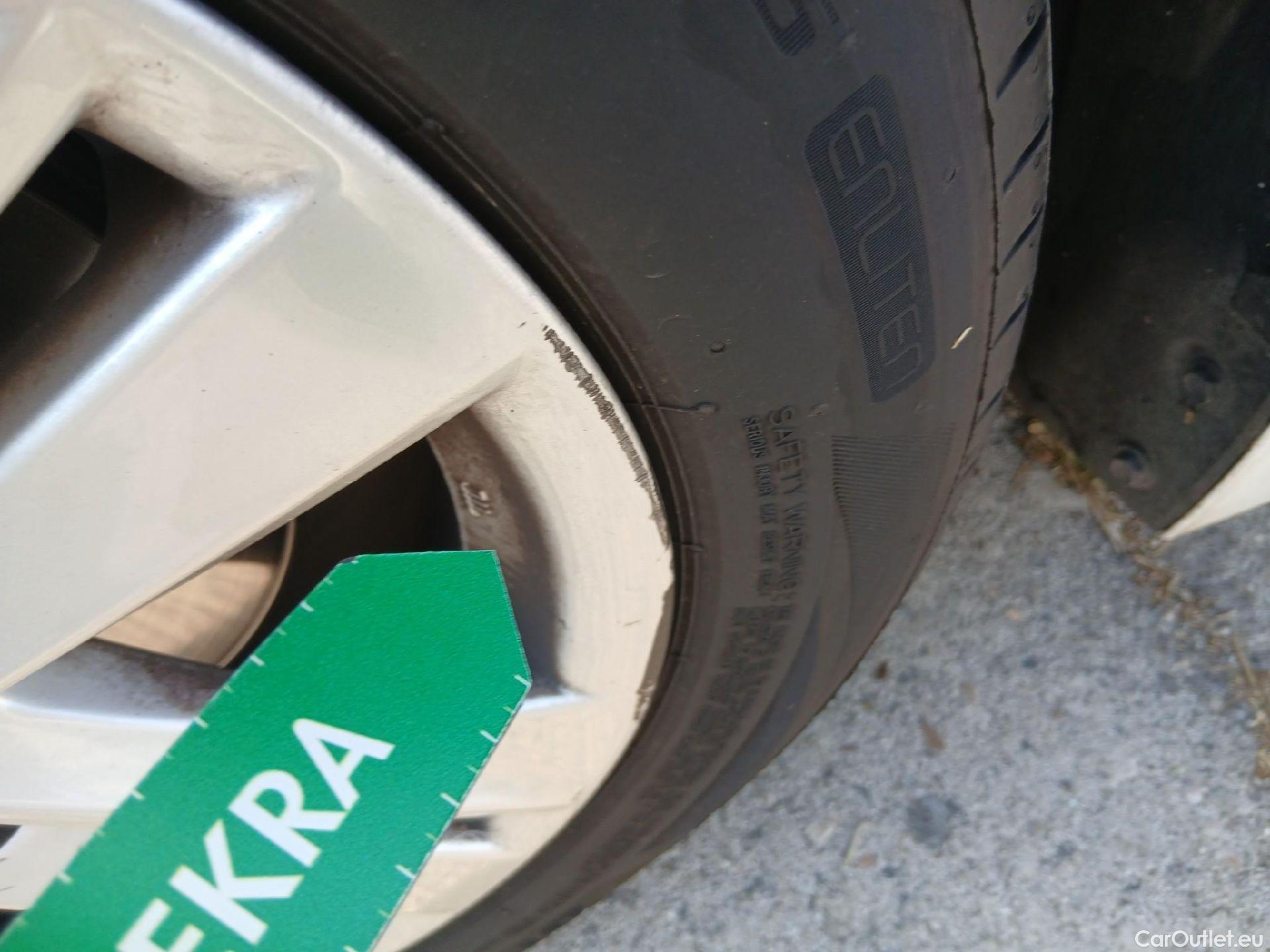  Toyota  Corolla TOYOTA  1.8 125H ACTIVE TECH E-CVT #12