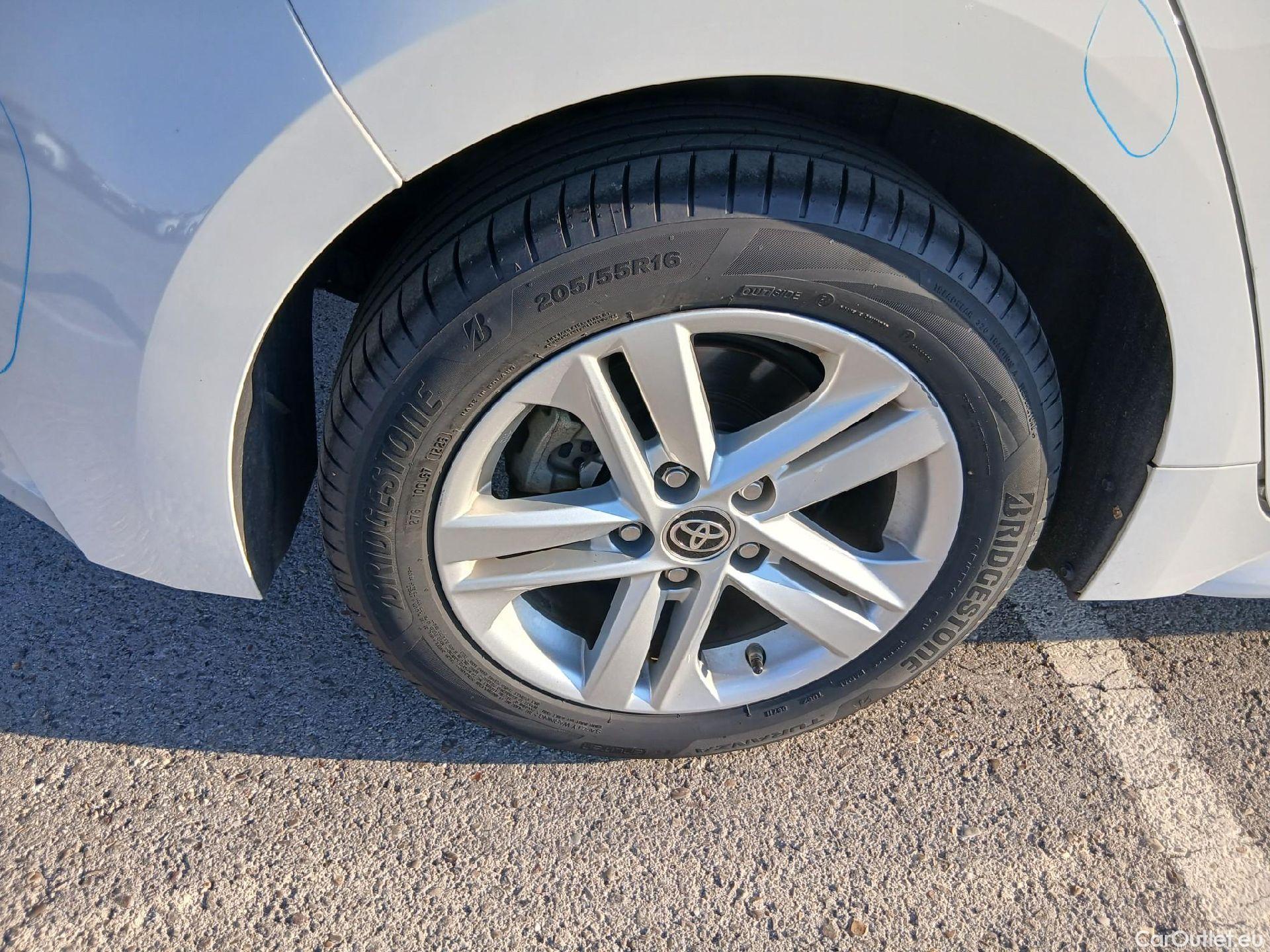  Toyota  Corolla TOYOTA  1.8 125H ACTIVE TECH E-CVT #39