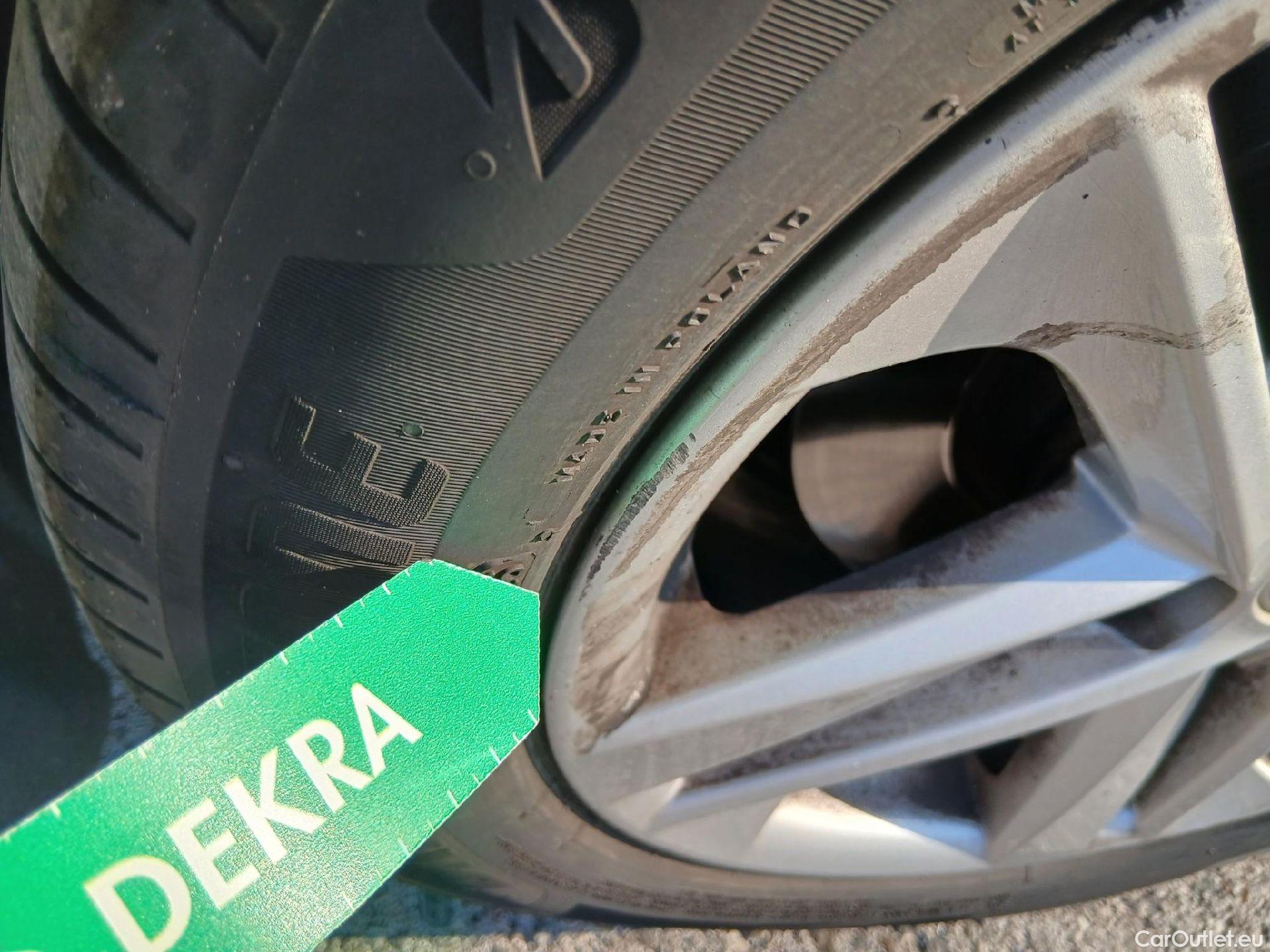  Toyota  Corolla TOYOTA  1.8 125H ACTIVE TECH E-CVT #48