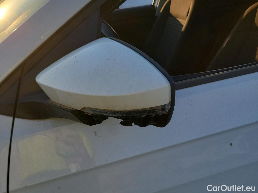 Volkswagen  T-CROSS VOLKSWAGEN  / 2018 / 5P / todoterreno Advance 1.0 TSI 81kW (110CV) DSG (AC) #10
