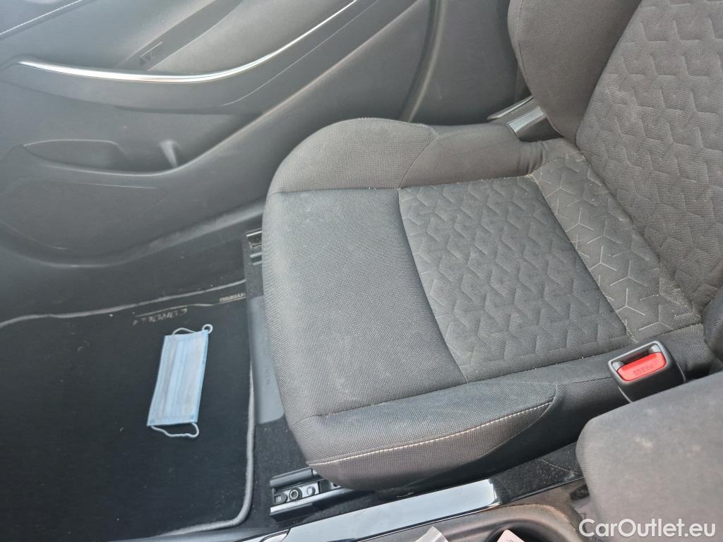  Toyota  Corolla TOYOTA  / 2019 / 5P / familiar 1.8 125H ACTIVE TECH E-CVT TOU SPORT #15