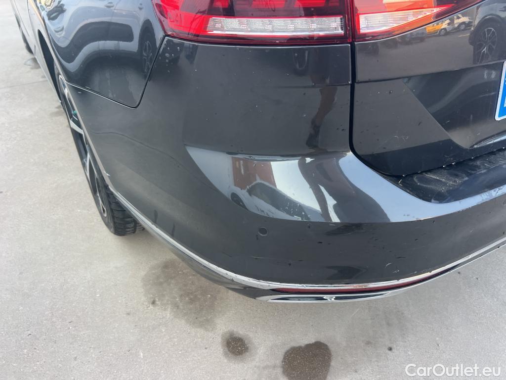  Volkswagen  Passat VOLKSWAGEN  / 2019 / 5P / familiar Variant R-Line 2.0 TDI 110kW DSG #33