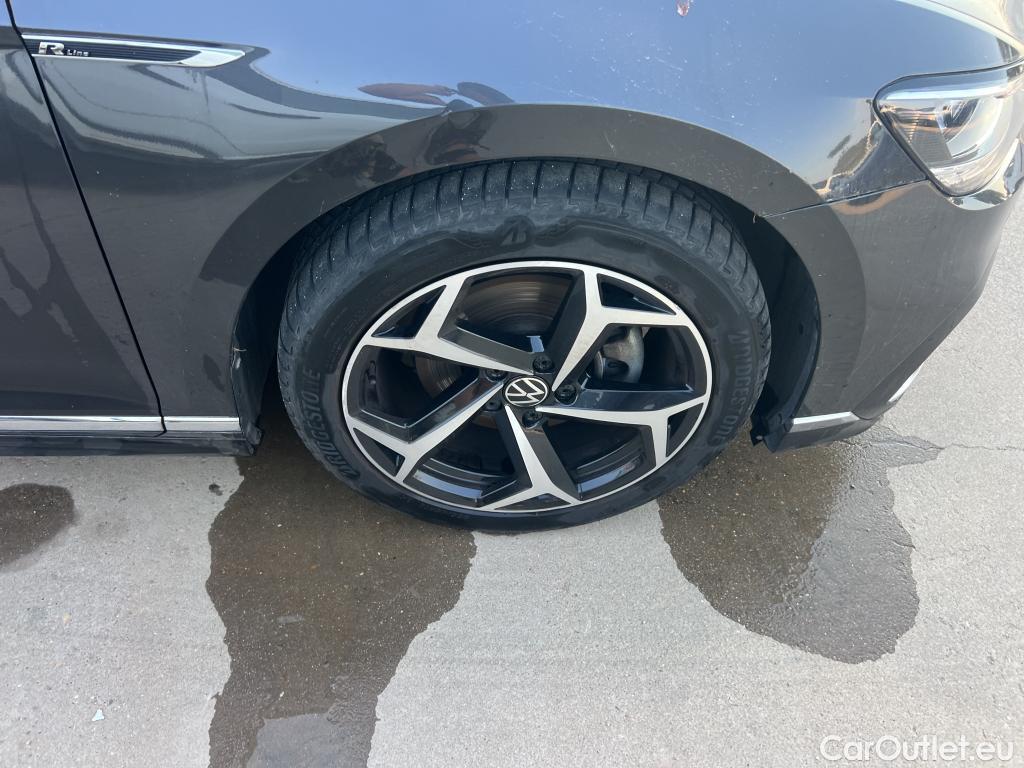  Volkswagen  Passat VOLKSWAGEN  / 2019 / 5P / familiar Variant R-Line 2.0 TDI 110kW DSG #7