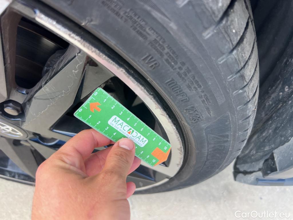  Toyota  C-HR TOYOTA  / 2019 / 5P / todoterreno 2.0 180H GR Sport #7