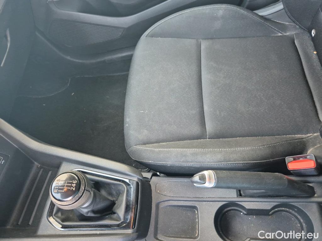  Renault  Clio RENAULT  / 2019 / 5P / berlina con portón Business TCe 67 kW (90CV) #38