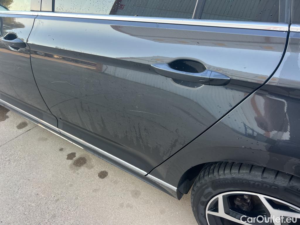  Volkswagen  Passat VOLKSWAGEN  / 2019 / 5P / familiar Variant R-Line 2.0 TDI 110kW DSG #17