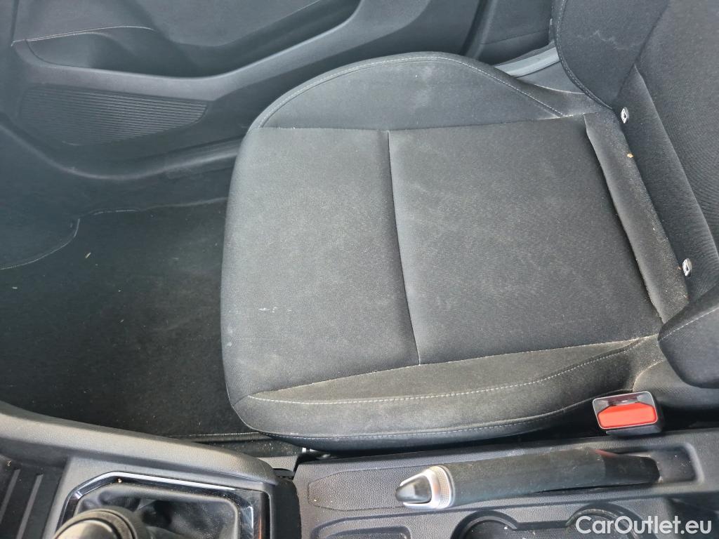  Renault  Clio RENAULT  / 2019 / 5P / berlina con portón Business TCe 67 kW (90CV) #13