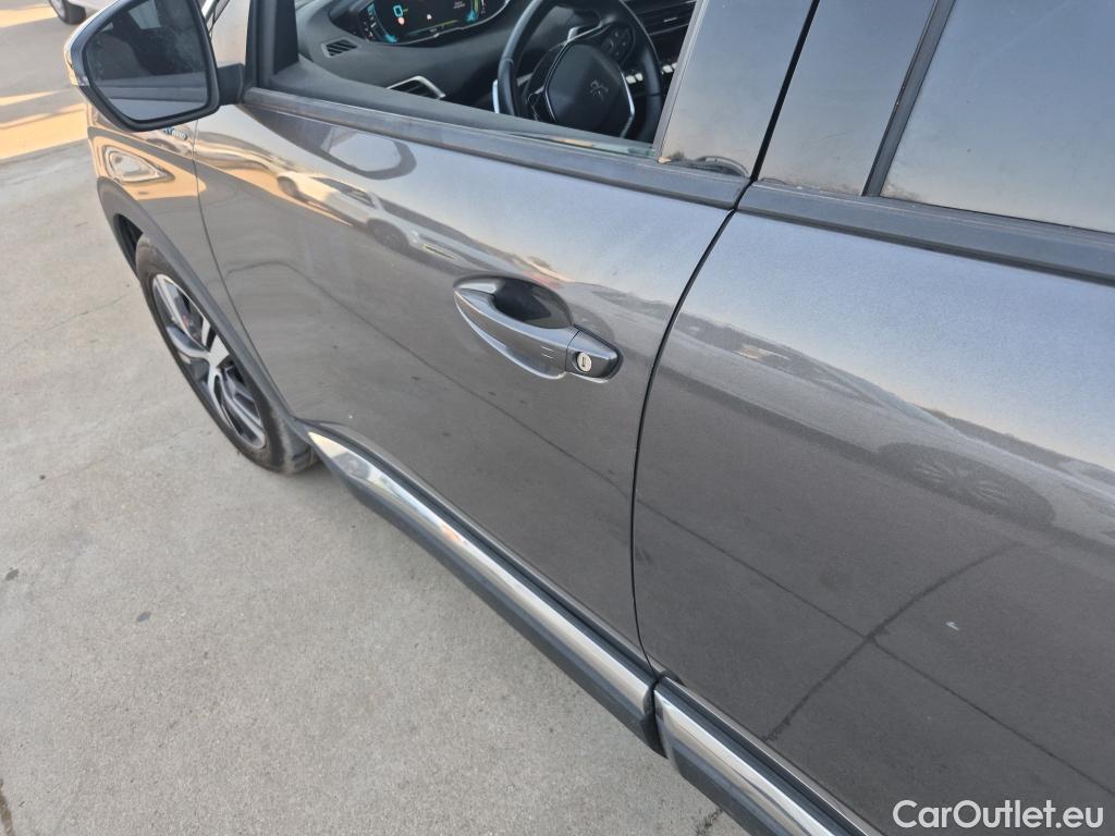  Peugeot  3008 PEUGEOT  Hybrid / 2020 / 5P / todoterreno 225 e-EAT8 Allure (AC2) #25