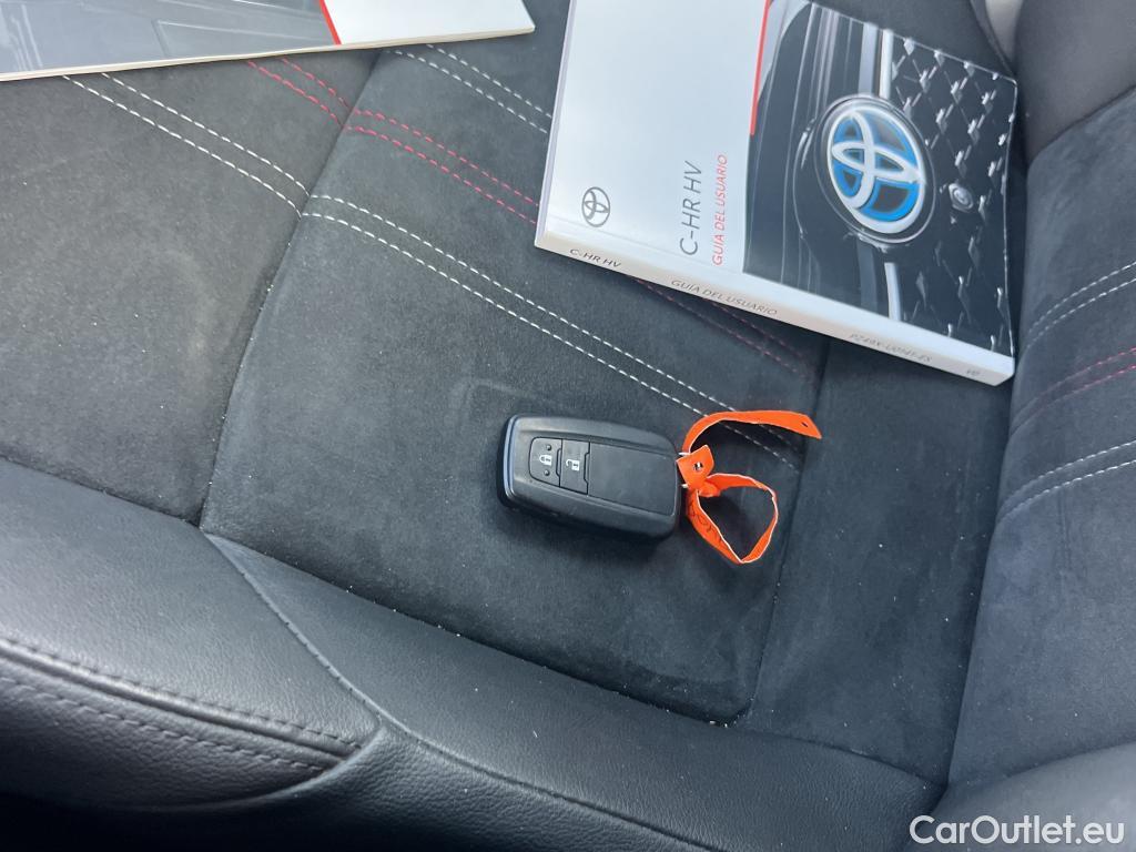  Toyota  C-HR TOYOTA  / 2019 / 5P / todoterreno 2.0 180H GR Sport #1