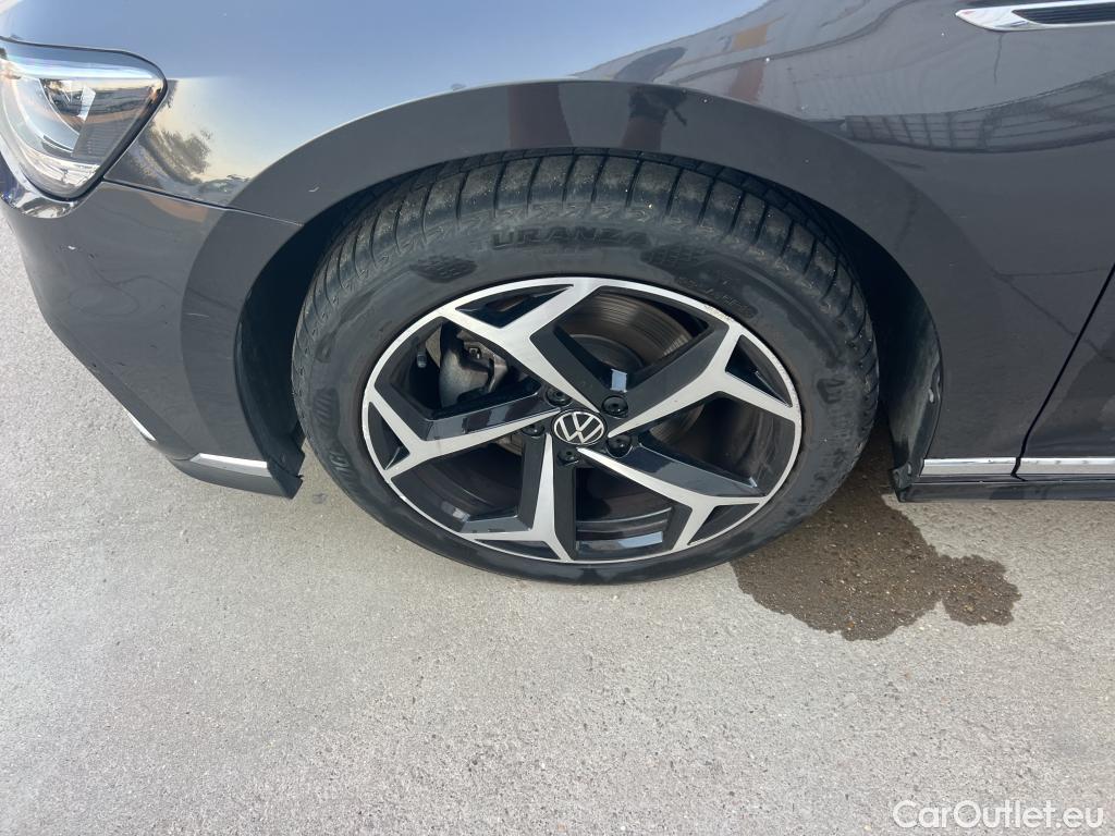  Volkswagen  Passat VOLKSWAGEN  / 2019 / 5P / familiar Variant R-Line 2.0 TDI 110kW DSG #5