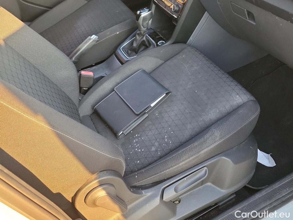 Volkswagen  T-CROSS VOLKSWAGEN  / 2018 / 5P / todoterreno Advance 1.0 TSI 81kW (110CV) DSG (AC) #9