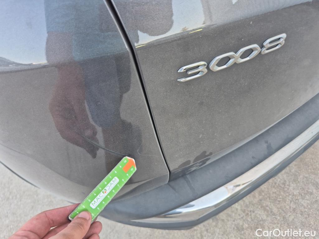  Peugeot  3008 PEUGEOT  Hybrid / 2020 / 5P / todoterreno 225 e-EAT8 Allure (AC2) #18