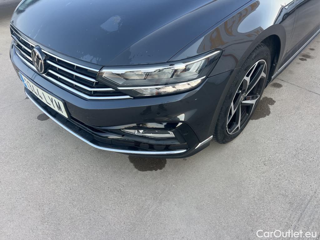  Volkswagen  Passat VOLKSWAGEN  / 2019 / 5P / familiar Variant R-Line 2.0 TDI 110kW DSG #26