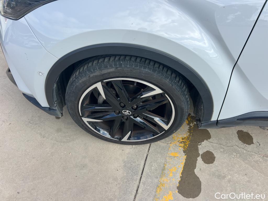  Toyota  C-HR TOYOTA  / 2019 / 5P / todoterreno 2.0 180H GR Sport #3