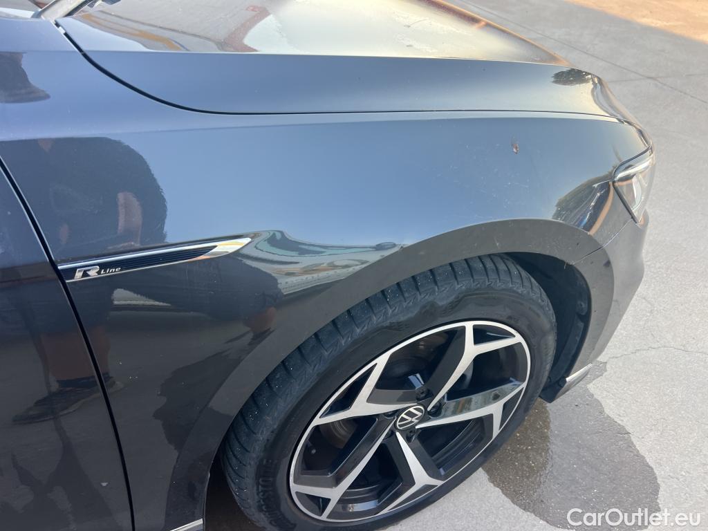  Volkswagen  Passat VOLKSWAGEN  / 2019 / 5P / familiar Variant R-Line 2.0 TDI 110kW DSG #11