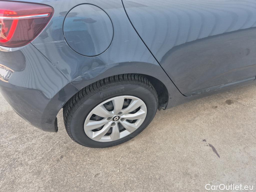  Renault  Clio RENAULT  / 2019 / 5P / berlina con portón Business TCe 67 kW (90CV) #29