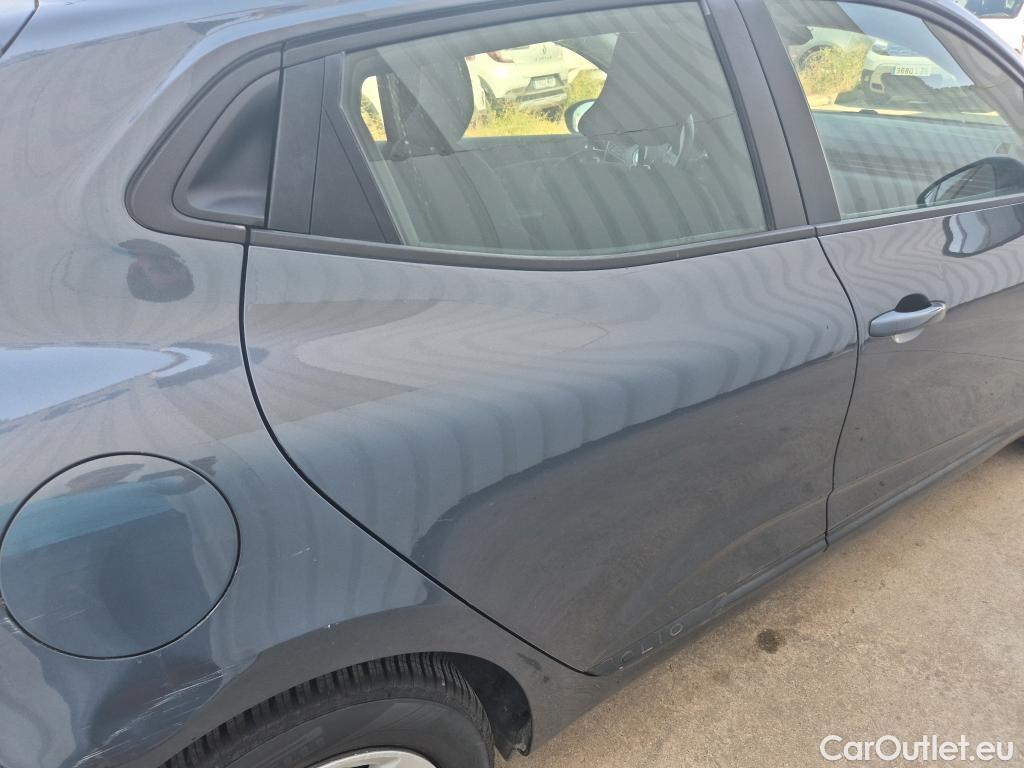  Renault  Clio RENAULT  / 2019 / 5P / berlina con portón Business TCe 67 kW (90CV) #15