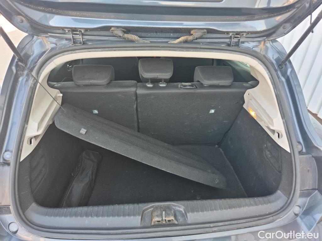  Renault  Clio RENAULT  / 2019 / 5P / berlina con portón Business TCe 67 kW (90CV) #1
