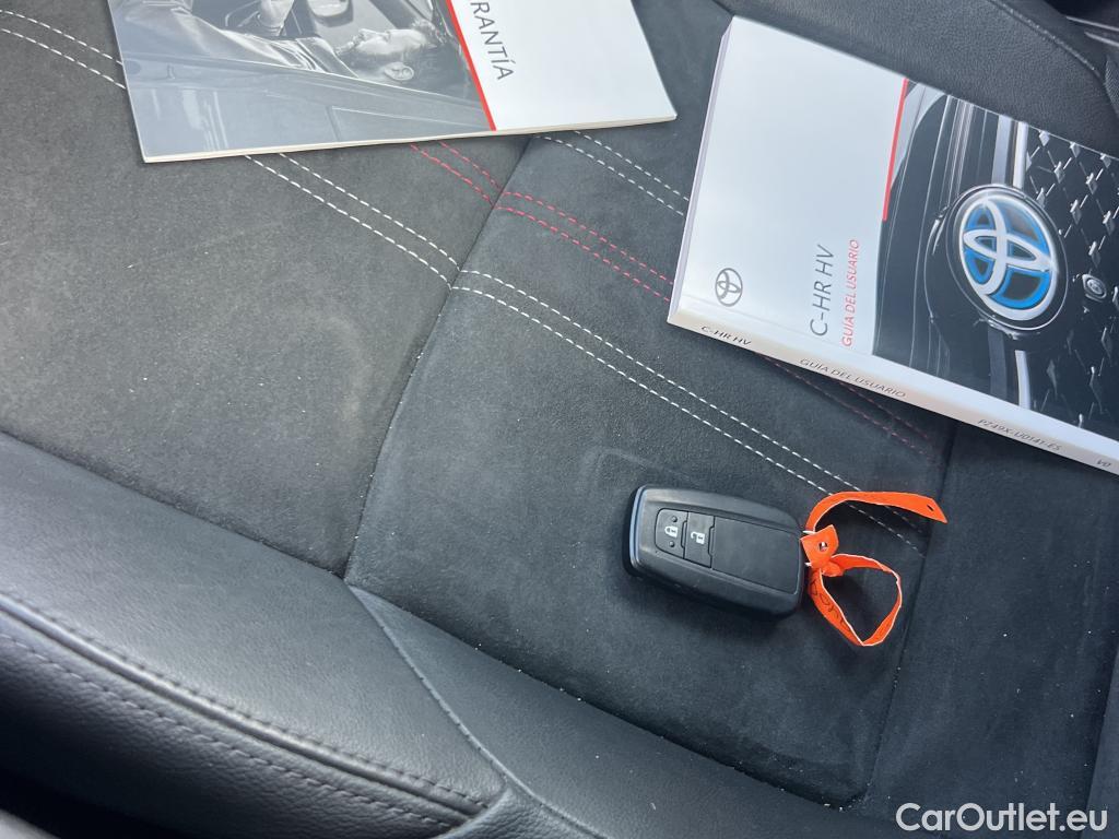  Toyota  C-HR TOYOTA  / 2019 / 5P / todoterreno 2.0 180H GR Sport #2