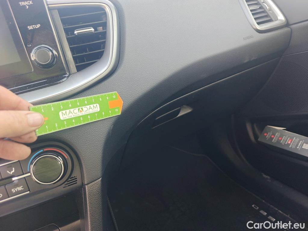  KIA  XCeed KIA  / 2019 / 5P / todoterreno 1.0 T-GDi Drive 88kW (120CV) #8