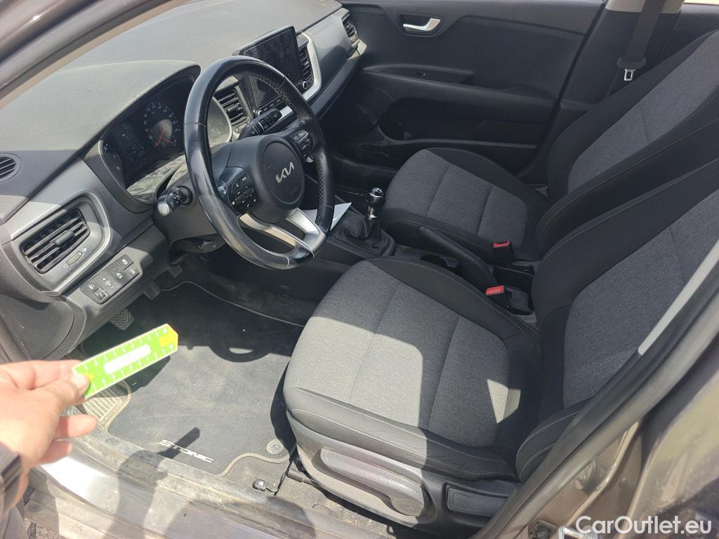  KIA  STONIC KIA  / 2017 / 5P / todoterreno 1.2 DPi 62kW (84CV) Concept (AC) #9