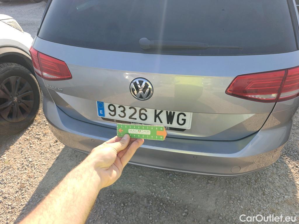  Volkswagen  Passat VOLKSWAGEN  / 2014 / 5P / familiar Advance 2.0 TDI 110kW (150CV) Variant #3