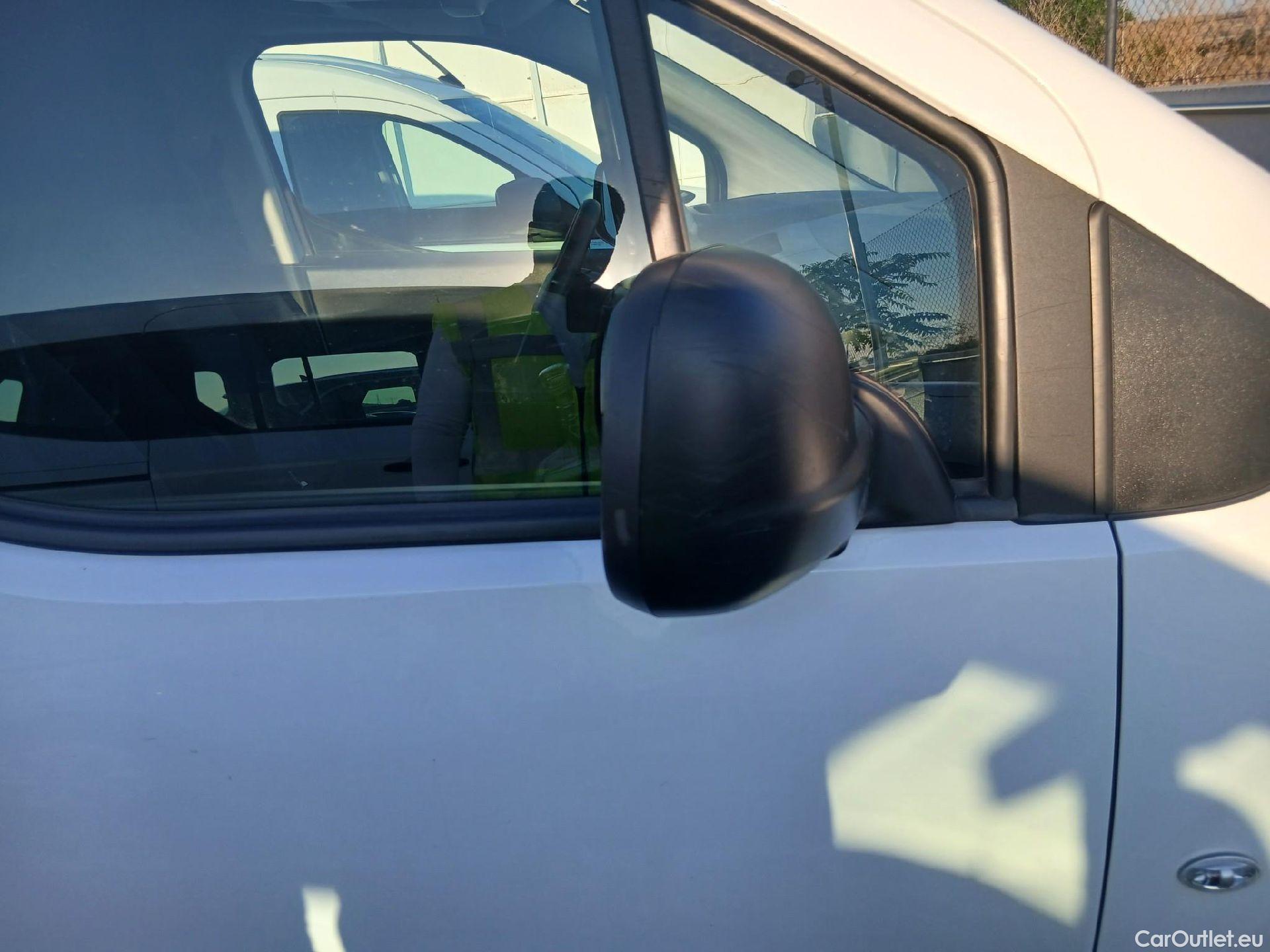  Citroen  Berlingo CITROEN  / 2018 / 4P / furgón derivado de turismo Talla M BlueHDi 100 CLUB #17
