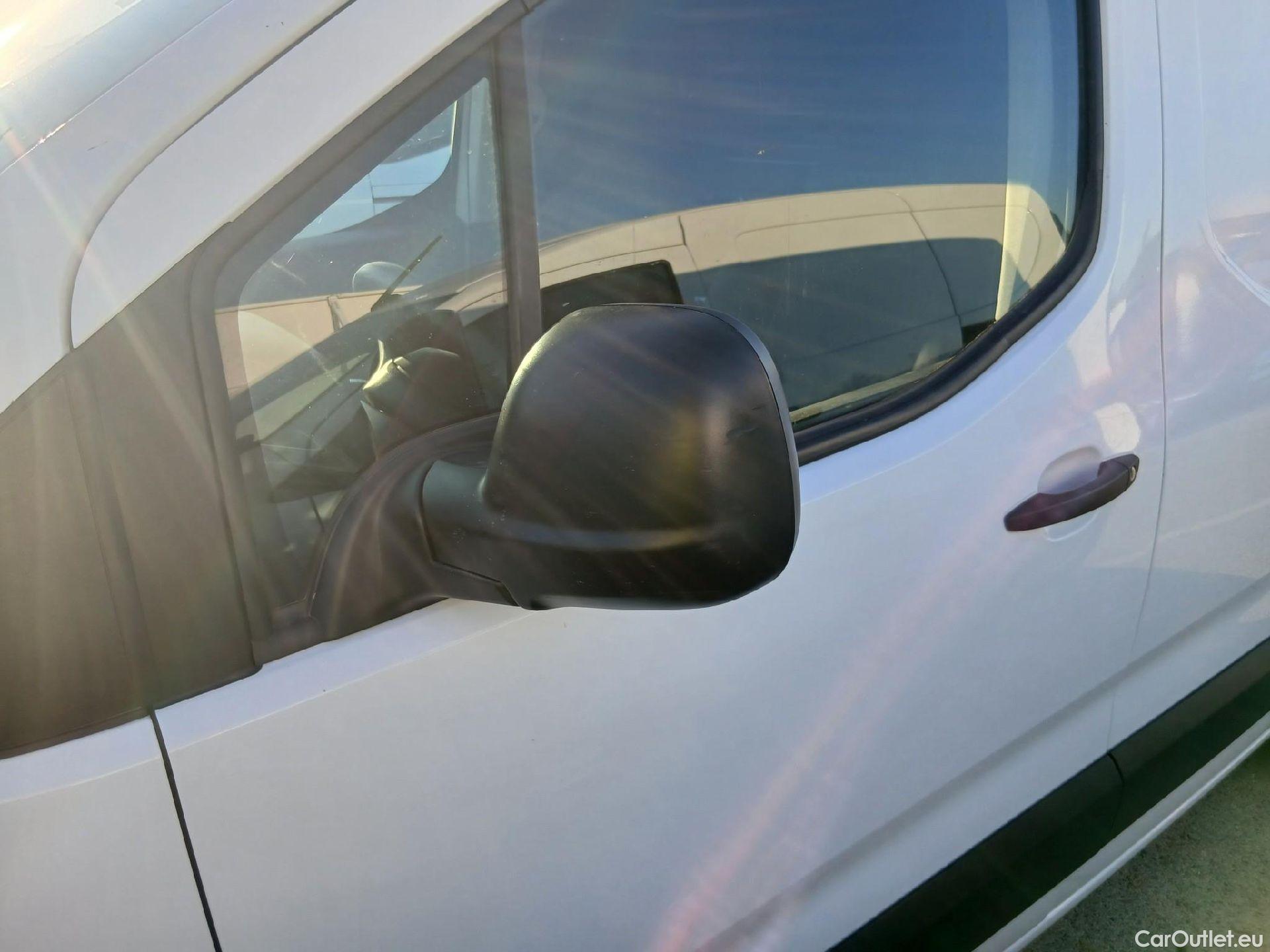  Citroen  Berlingo CITROEN  / 2018 / 4P / furgón derivado de turismo Talla M BlueHDi 100 CLUB #4
