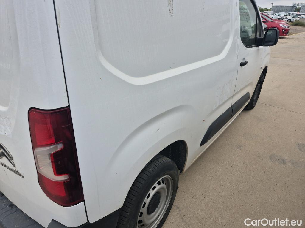  Citroen  Berlingo CITROEN  / 2018 / 3P / furgón derivado de turismo Talla M BlueHDi 100 CONTROL #40