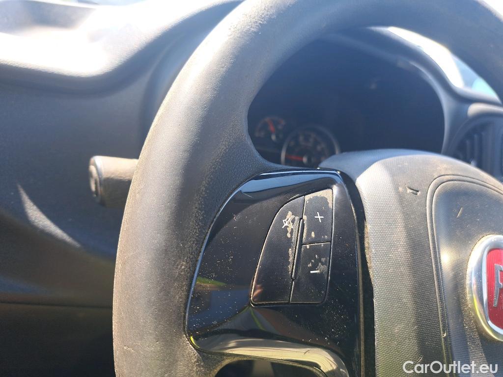  Fiat  Doblo FIAT Doblò Cargo/2015/3P/furgón derivado de turismo Cargo Base Plus 1.3 Mjet 59kW (80CV) #1