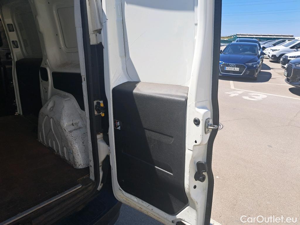  Fiat  Doblo FIAT Doblò Cargo/2015/3P/furgón derivado de turismo Cargo Base Plus 1.3 Mjet 59kW (80CV) #58