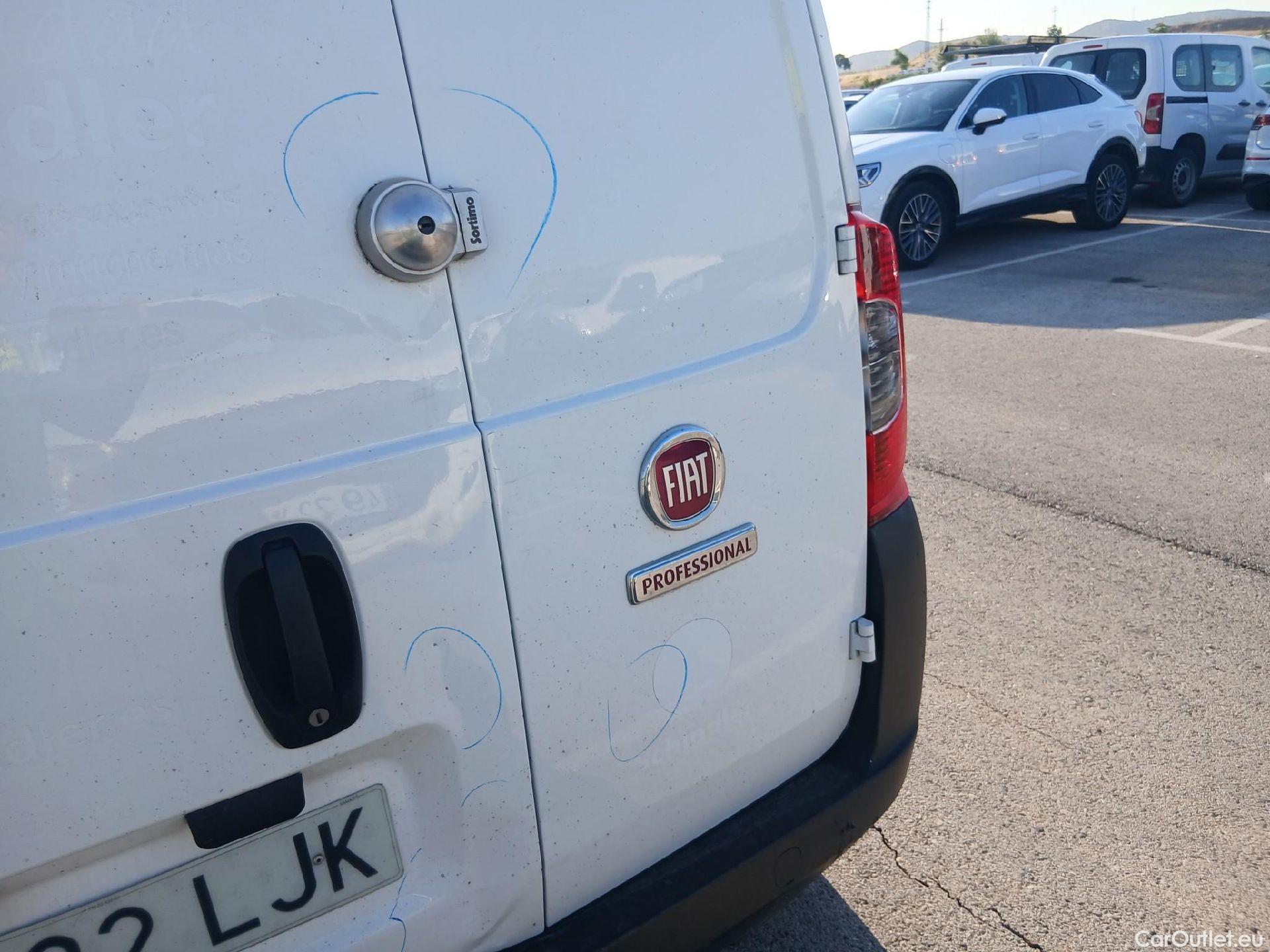 Fiat  Fiorino FIAT  / 2016 / 4P / furgón derivado de turismo Cargo Base N1 1.3 MJet 59 kW (80 CV) #24