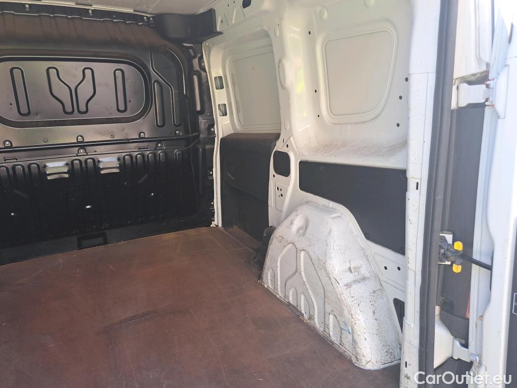  Fiat  Doblo FIAT Doblò Cargo/2015/3P/furgón derivado de turismo Cargo Base Plus 1.3 Mjet 59kW (80CV) #56