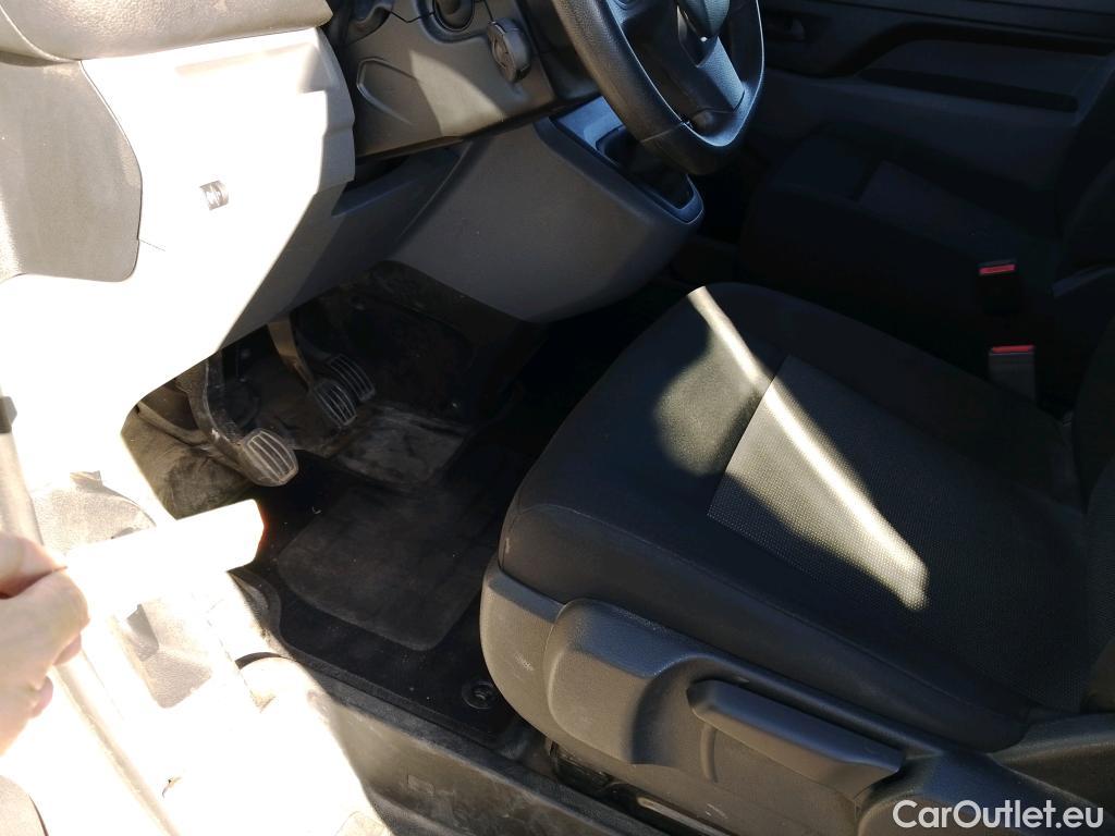  Peugeot  Expert PEUGEOT  / 2016 / 4P / furgón Furgón Premium 1.5 BlueHDi 120 Standard #19